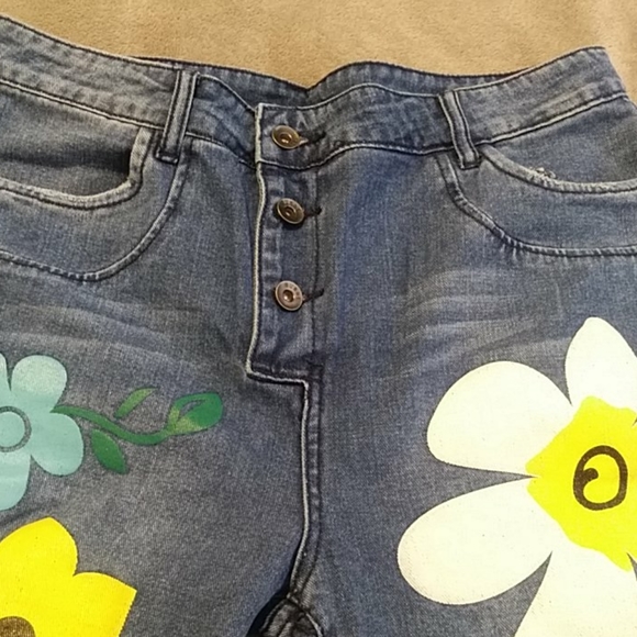 FLOWER DESIGN JEANS BNWOT - Picture 3 of 5